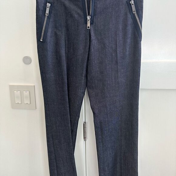 BURBERRY dark wash jeans with silver zipper detail. Size 6 - Picture 1 of 15